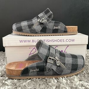NIB Blowfish Florah Clogs 